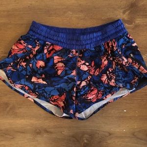 Lululemon tracker shorts 4. Size 10